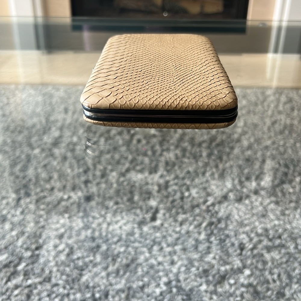 Nwt Beige Python Snakeskin Embossed Clasp Cluth - image 6